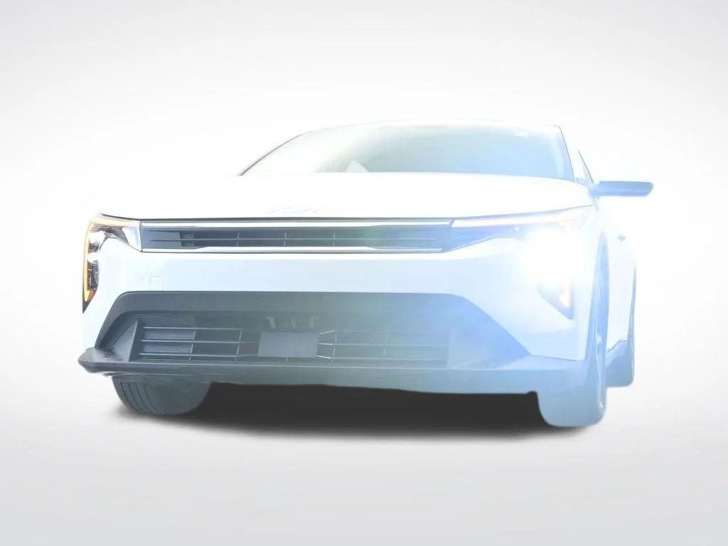 2025 Kia K4 LXS - Photo 30