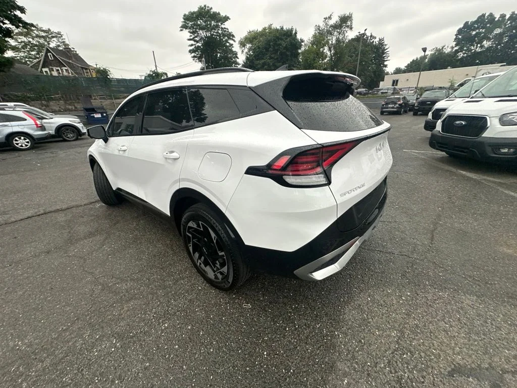 Used 2025 White Kia SX-Prestige image 4