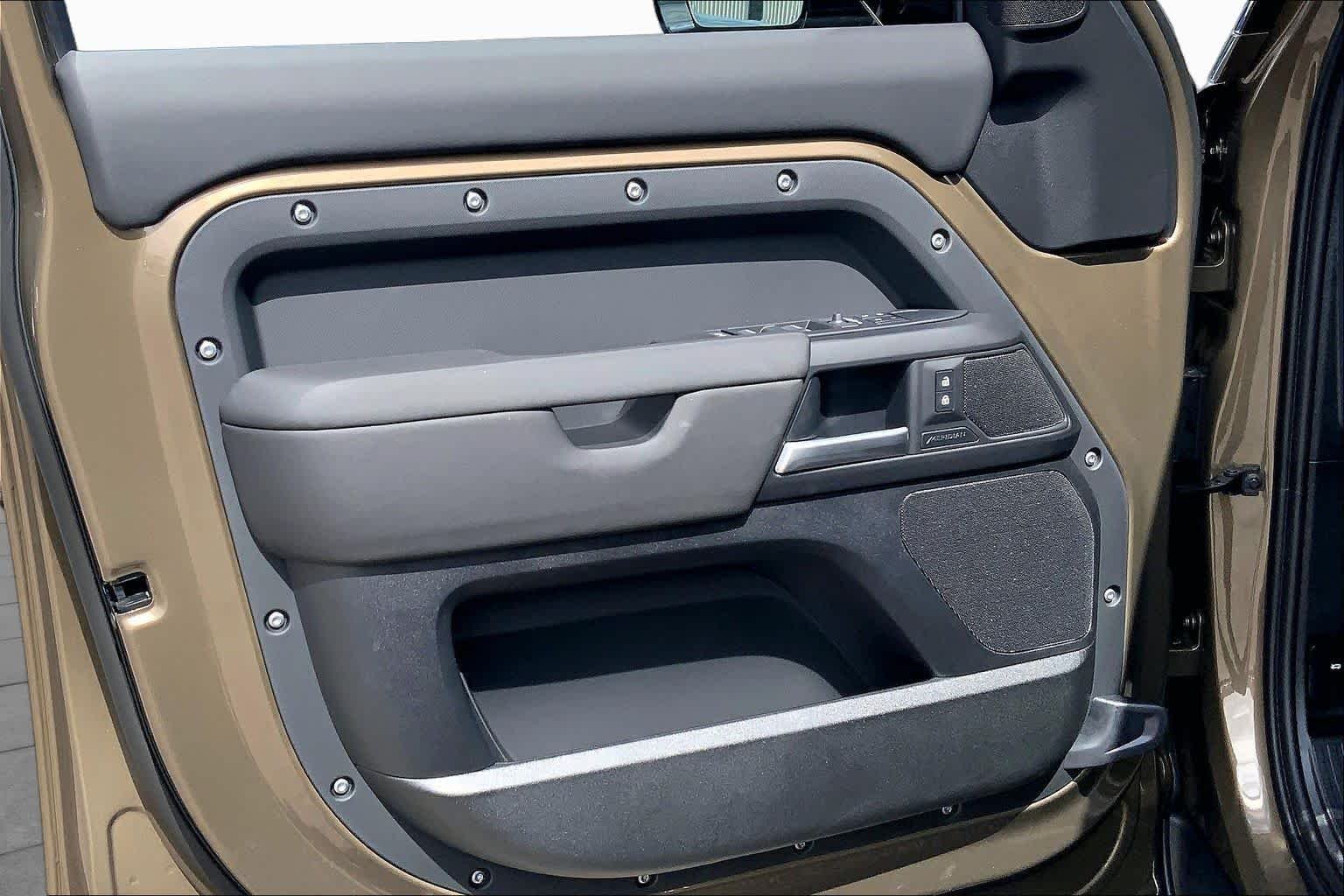 New 2026 Gondwana Stone Metallic Land Rover S image 10