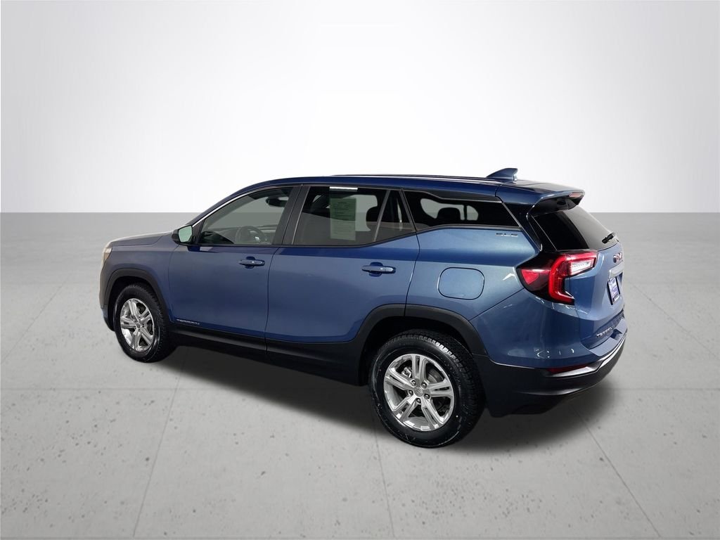 Used 2024 Downpour Metallic GMC SLE image 8