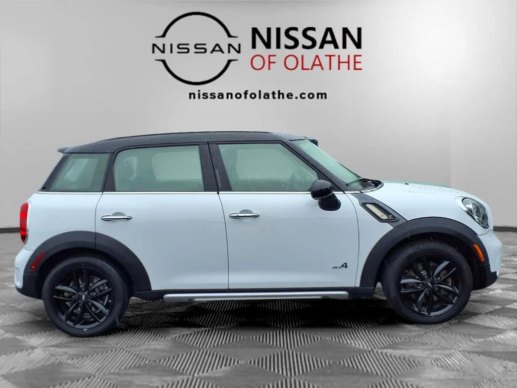 Used 2016 White MINI Base image 32