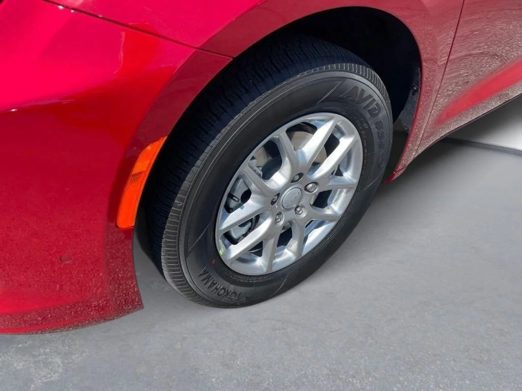 New 2027 Red Hot Pearl-Coat Exterior Paint Chrysler Select image 8