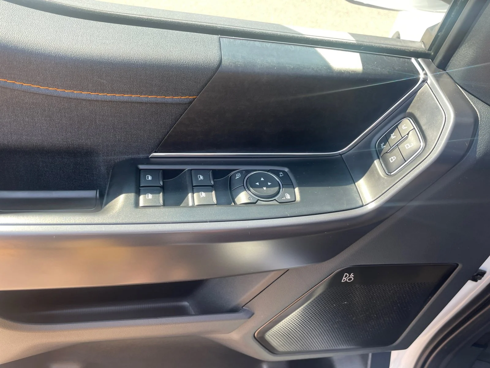 New 2026 Oxford White Ford Tremor image 17