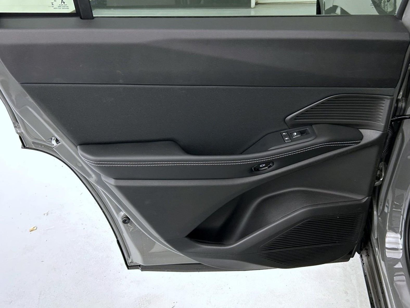 New 2026 Sting-Gray Clear-Coat Exterior Paint Jeep Laredo image 20