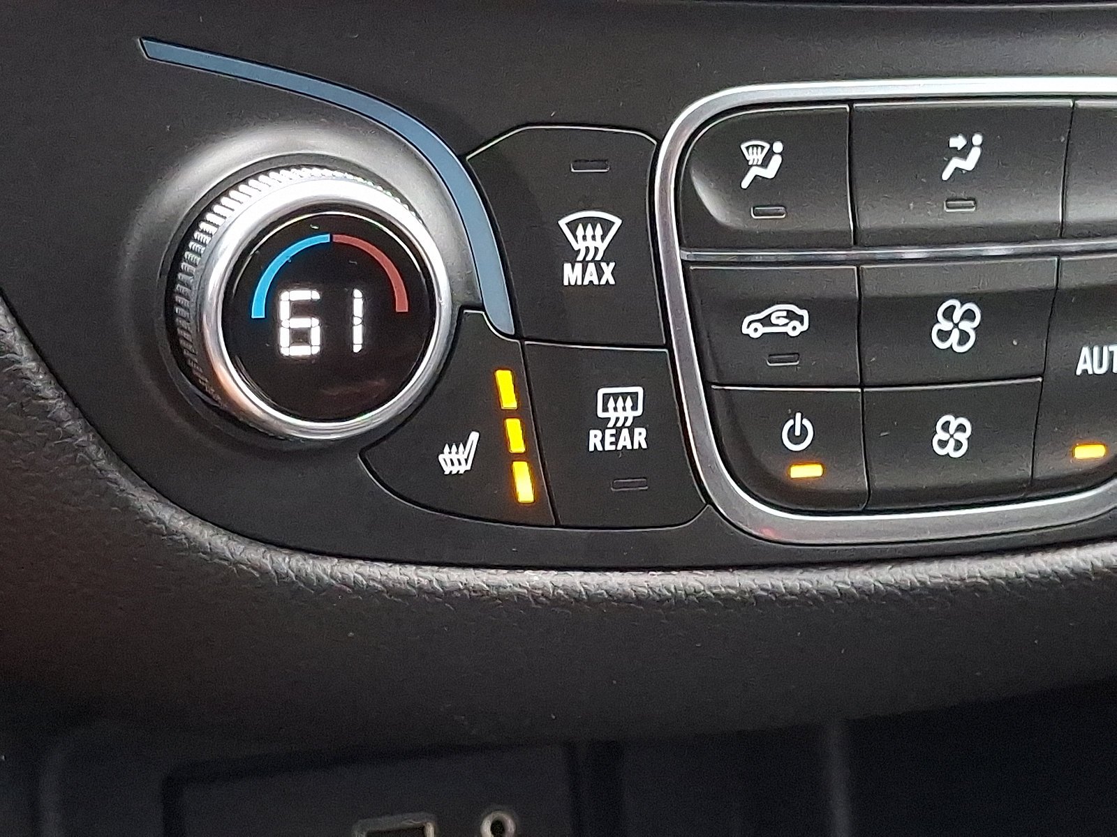 2022 Chevrolet Equinox LT - Photo 24