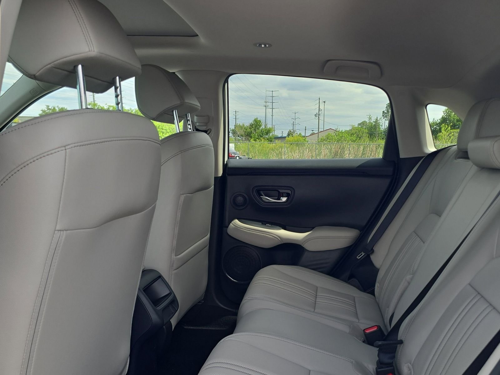 New 2027 Platinum White Pearl Honda EX-L image 14