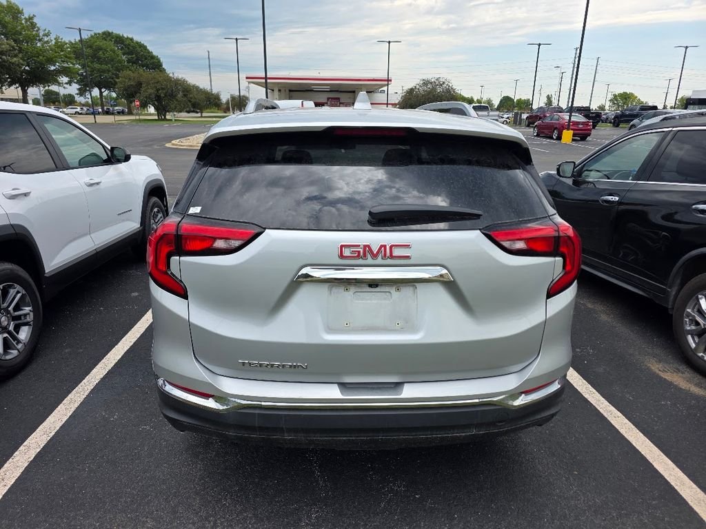 Used 2020 Quicksilver Metallic GMC SLT image 3