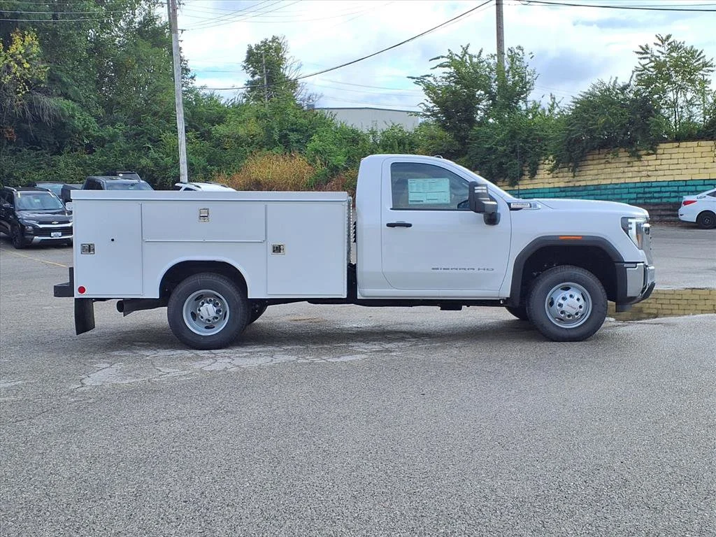 2025 GMC Sierra 3500HD Pro - Photo 18
