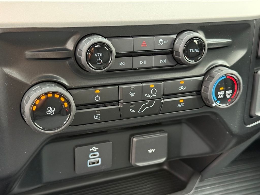New 2026 Oxford White Ford F-250® XL image 10