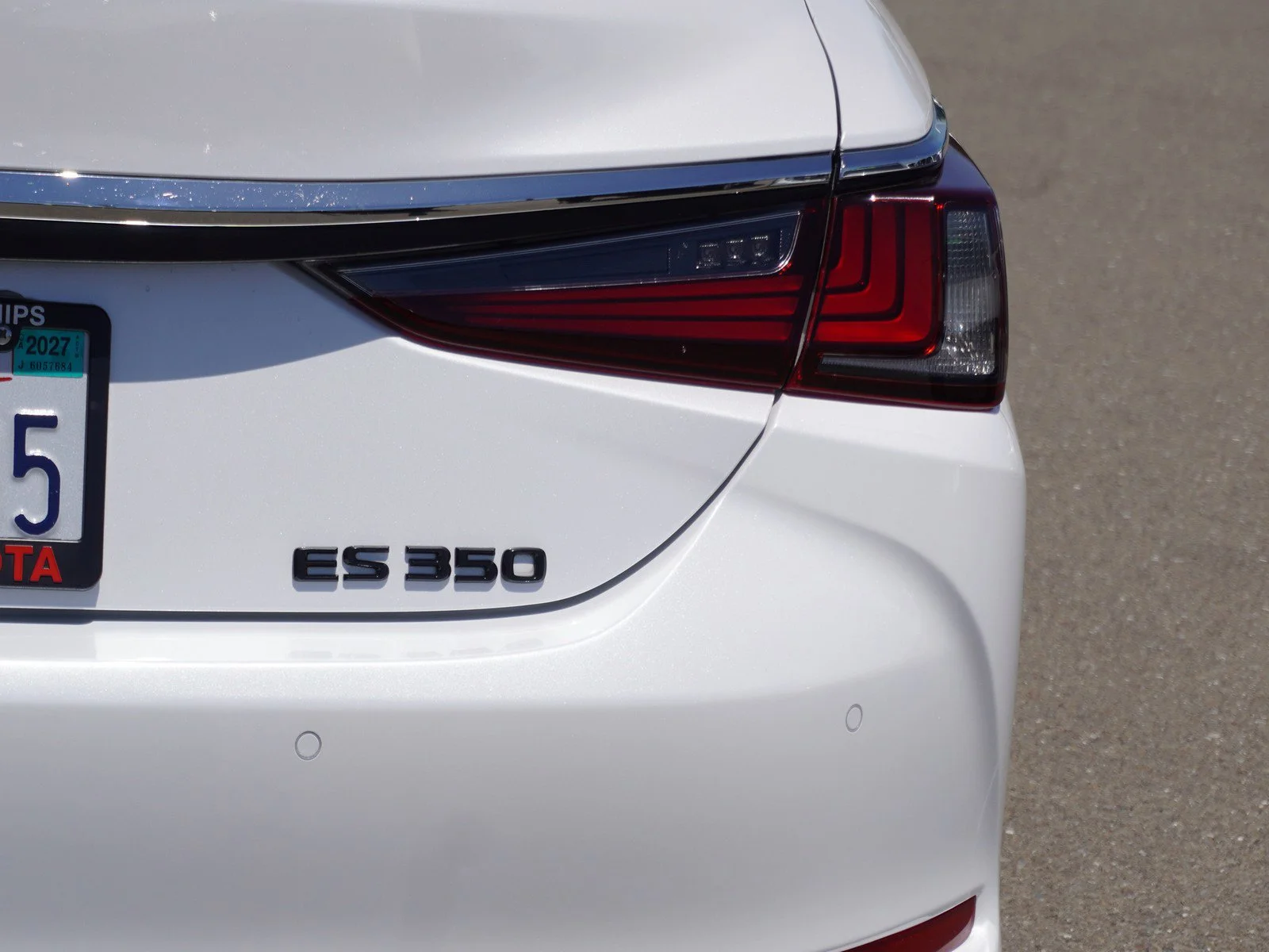Used 2024 White Pearl Lexus ES 350 image 10