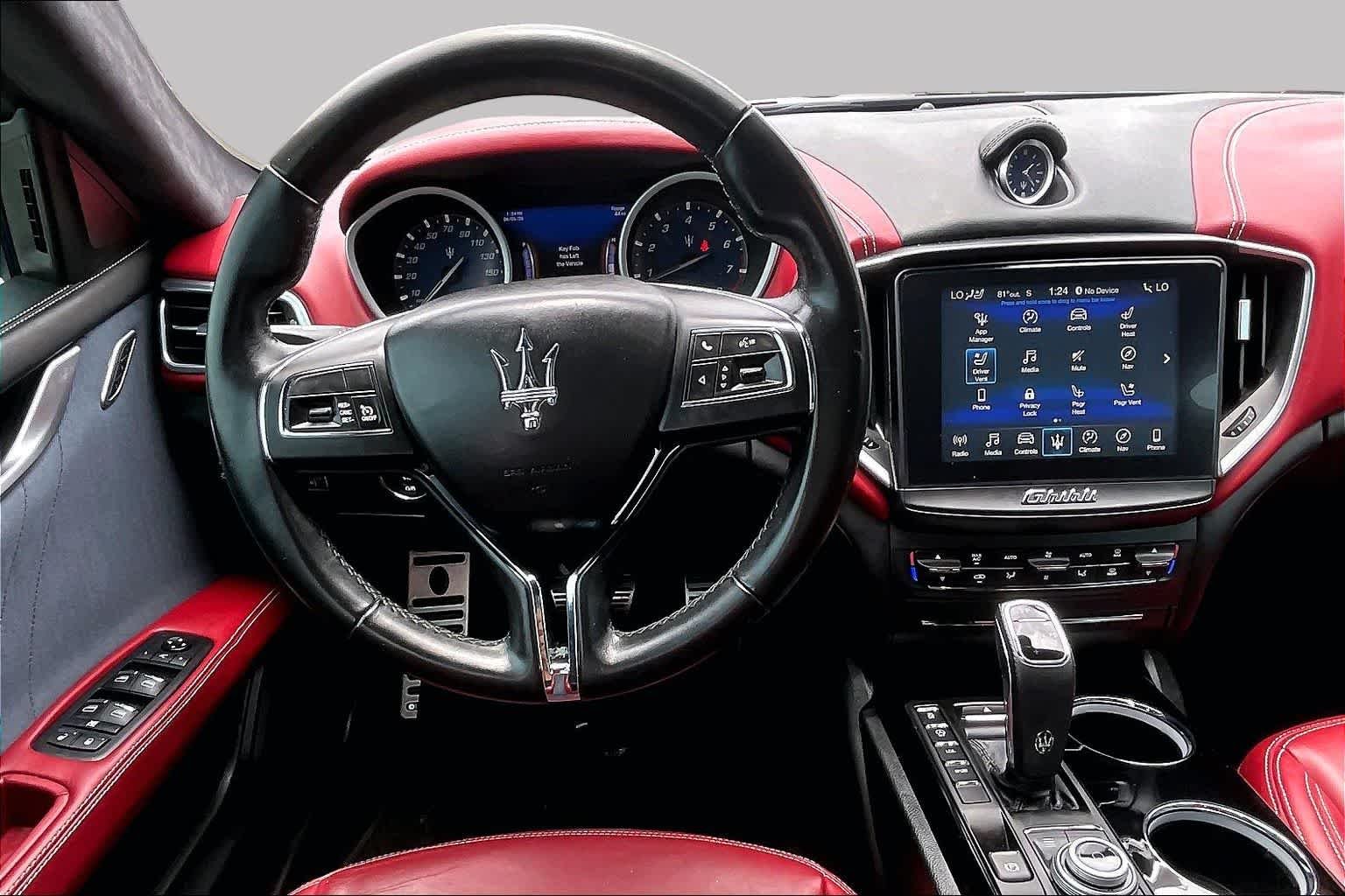 Used 2019 Rosso Folgore Mica Maserati GranLusso image 6