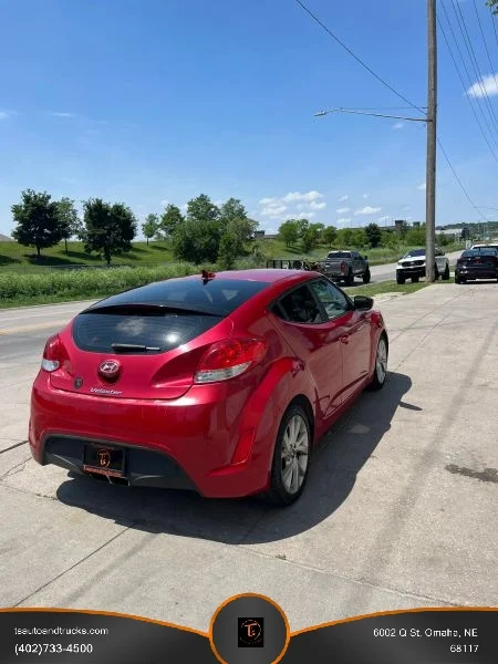 Used 2017 Red Hyundai Coupe 3D image 5