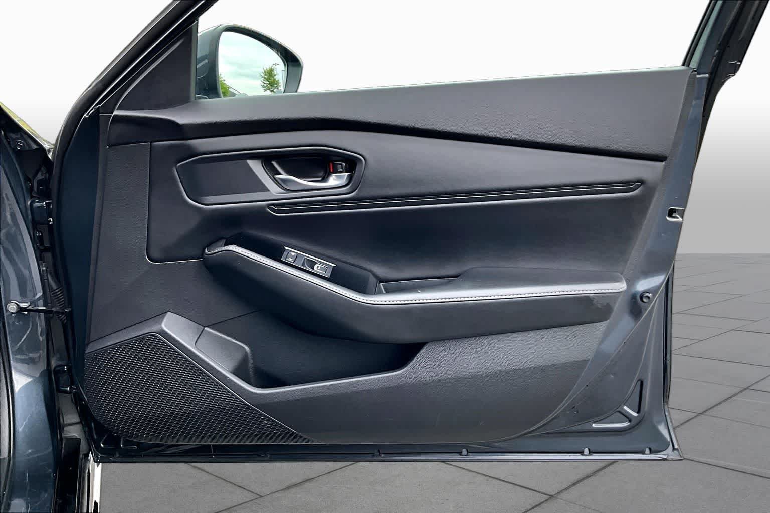Used 2023 Meteorite Gray Metallic Honda Touring image 23