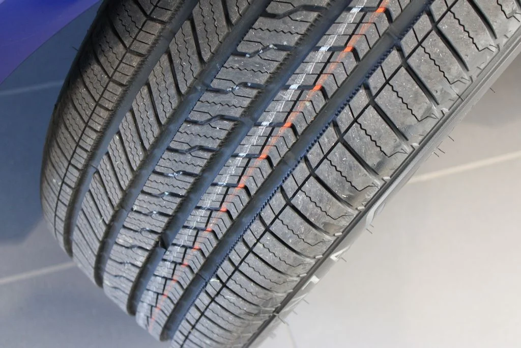 Used 2025 Blue Metallic BMW M60i image 36
