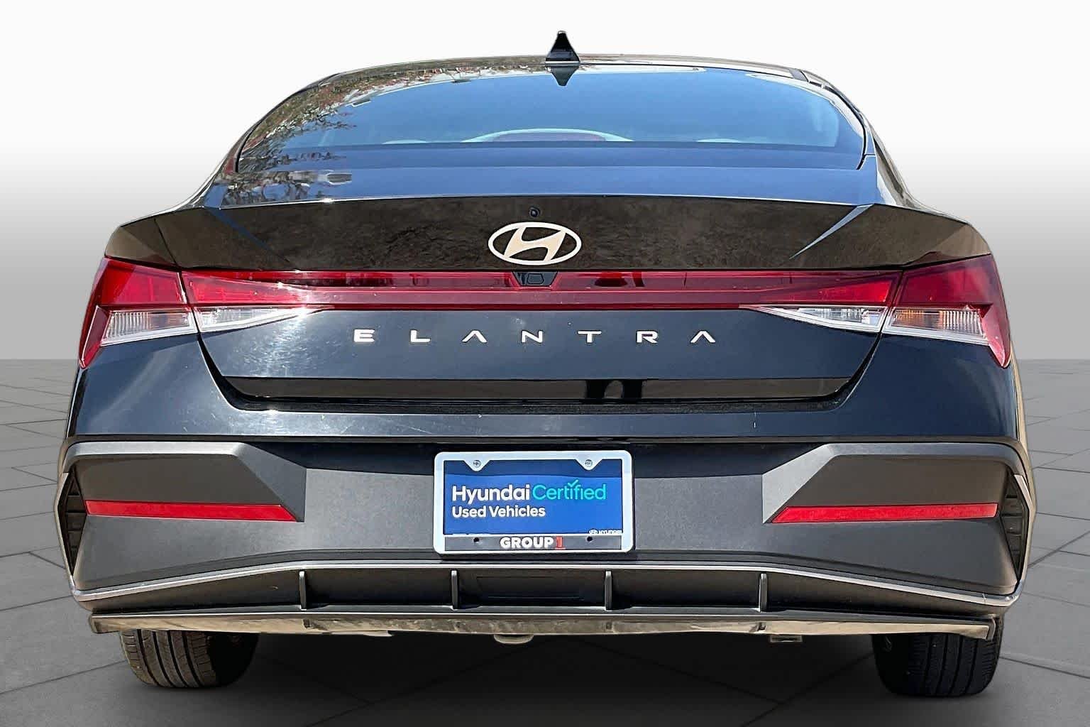 Used 2024 Abyss Black Hyundai SEL image 5