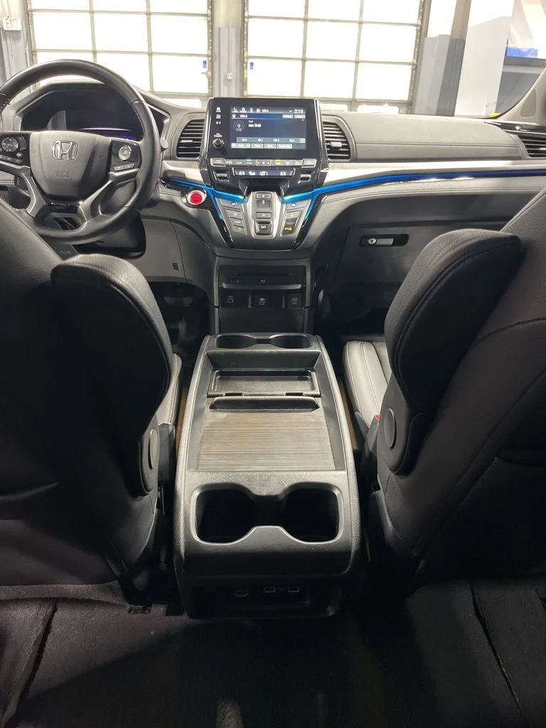 Used 2022 Modern Steel Metallic Honda Touring image 34