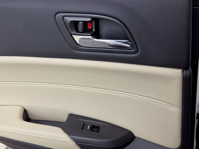 Used 2018  Acura 2.4L image 11