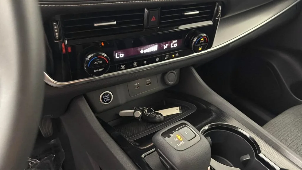 Used 2021 Gray Nissan SV FWD image 22