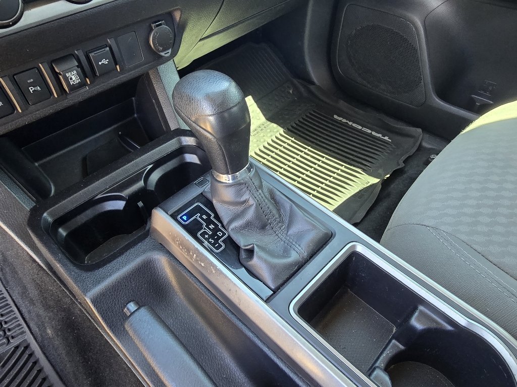 Used 2020 Silver Sky Metallic Toyota SR5 image 22