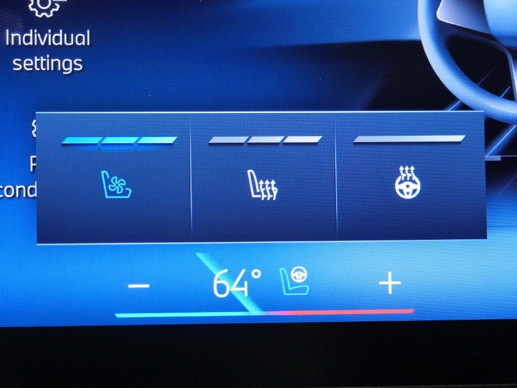 Used 2027 Red BMW xDrive40i image 48