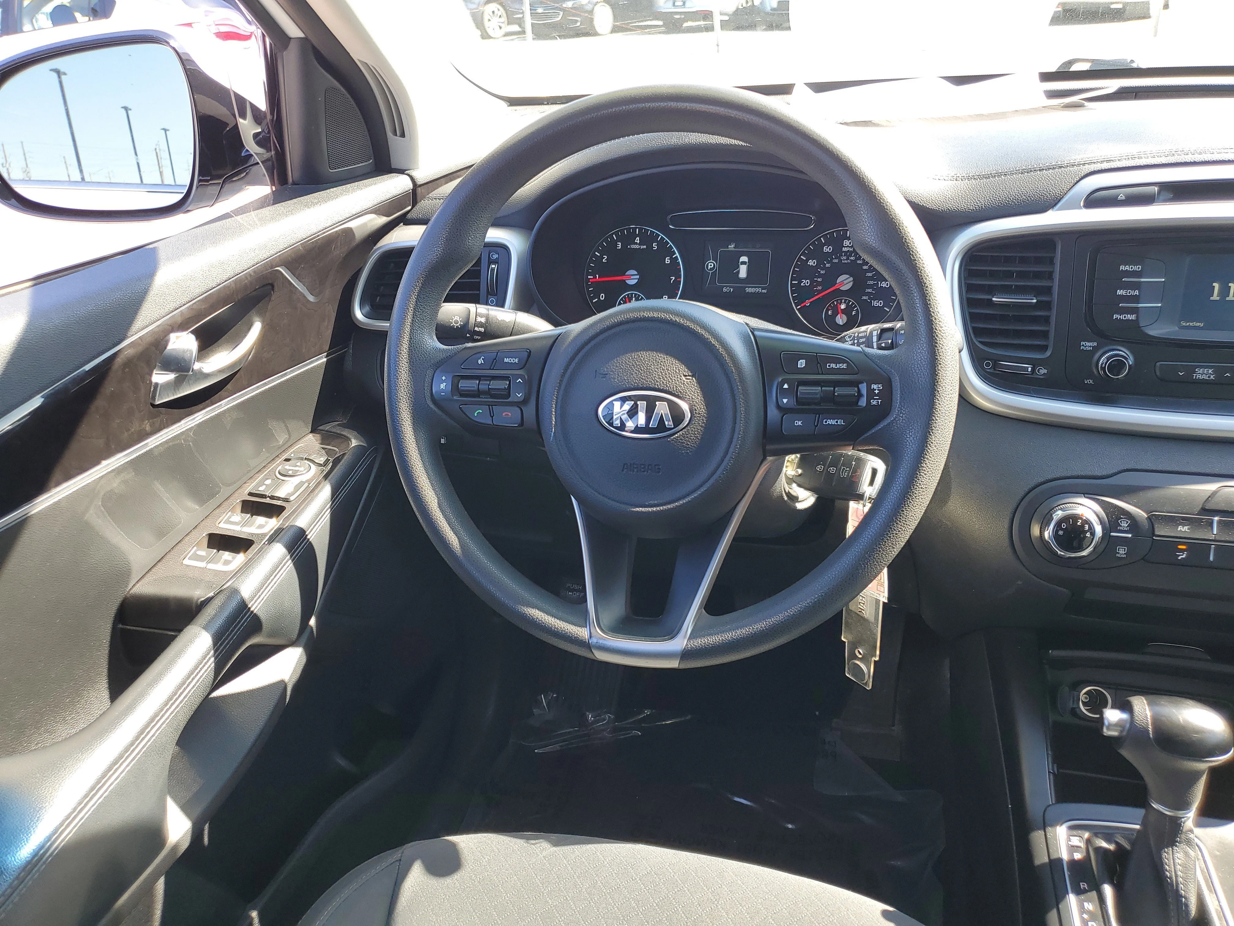 Used 2018 Snow White Pearl Kia LX V6 image 12