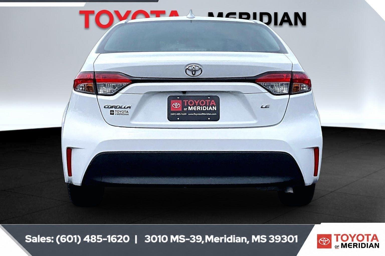 Used 2023 Ice Cap Toyota LE image 4