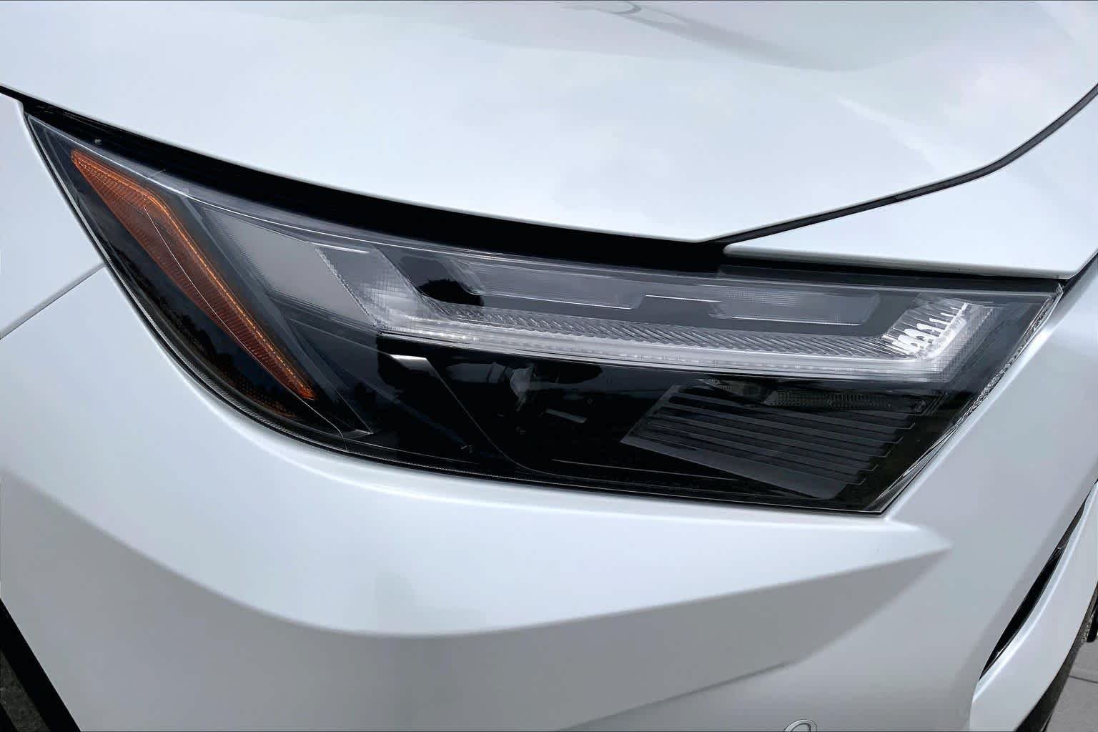 Used 2023 Wind Chill Pearl/Midnight Black Metallic Toyota Hybrid XSE image 27