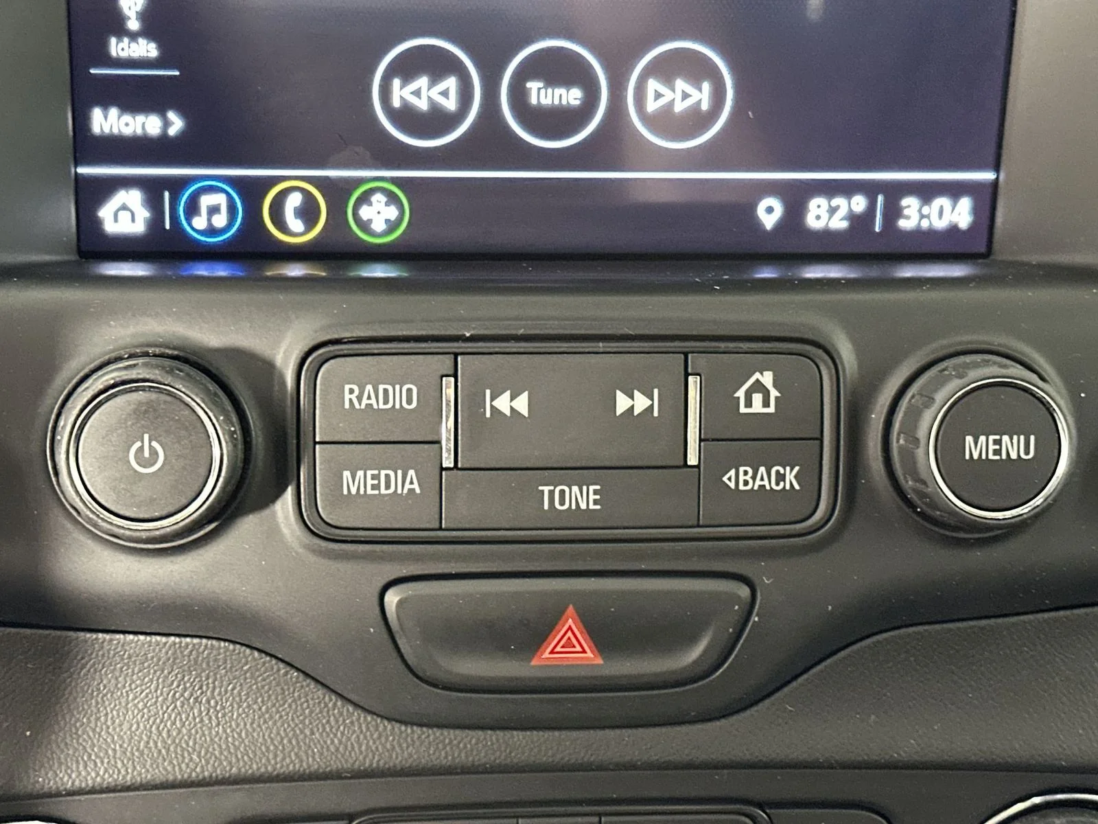 Used 2018 White GMC SLT image 18