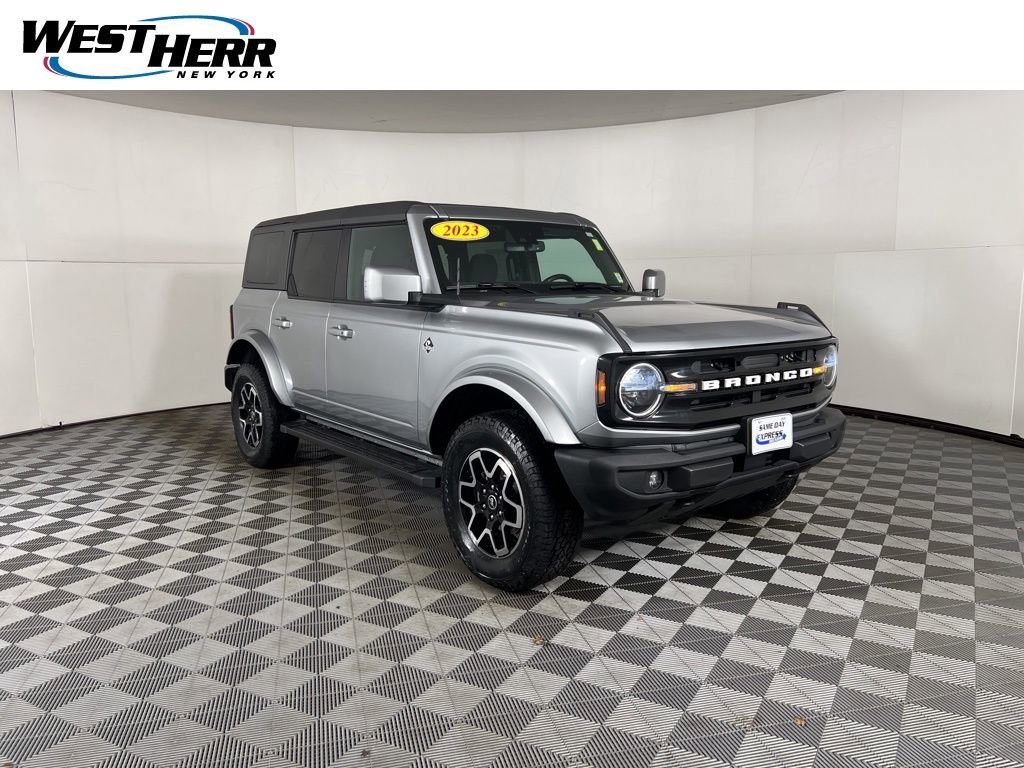 2023 Ford Bronco Outer Banks 4x4's photo