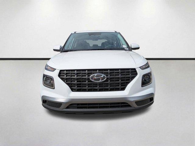 New 2026 Lunar White Hyundai SE image 3