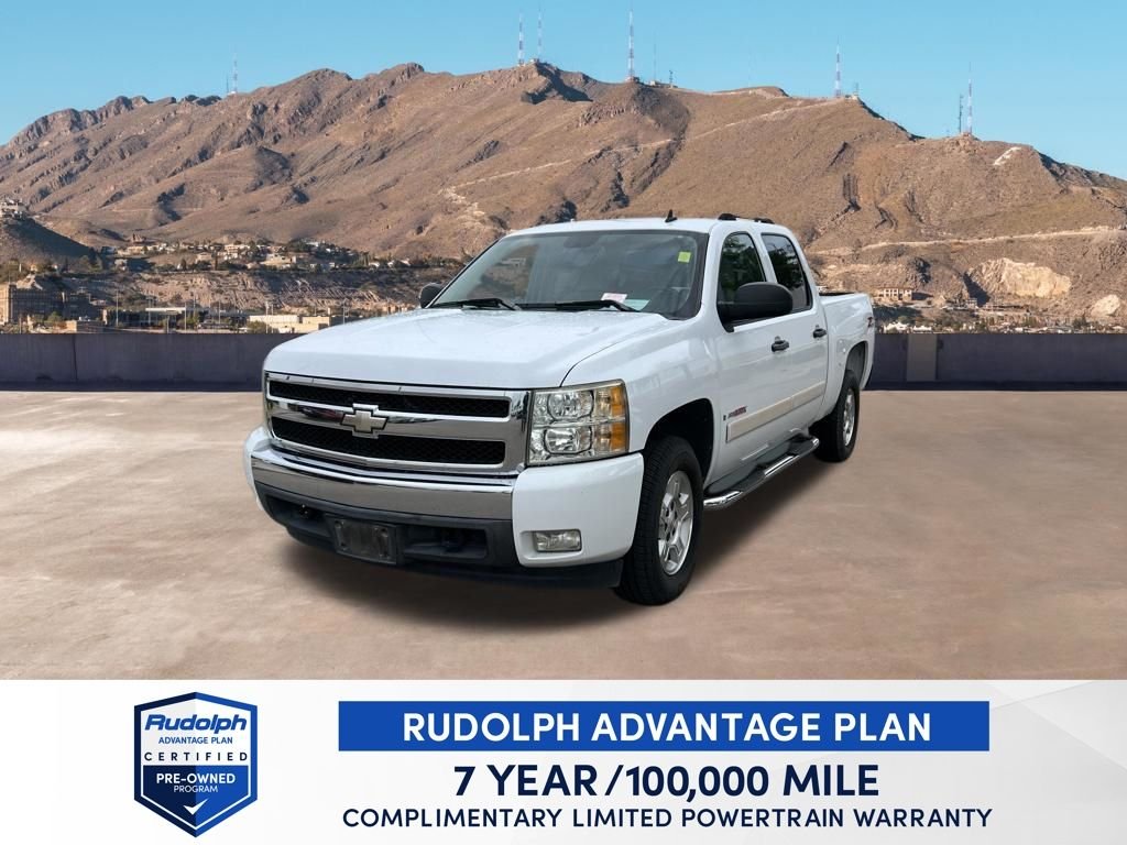 Used 2007 White Chevrolet LT image 1