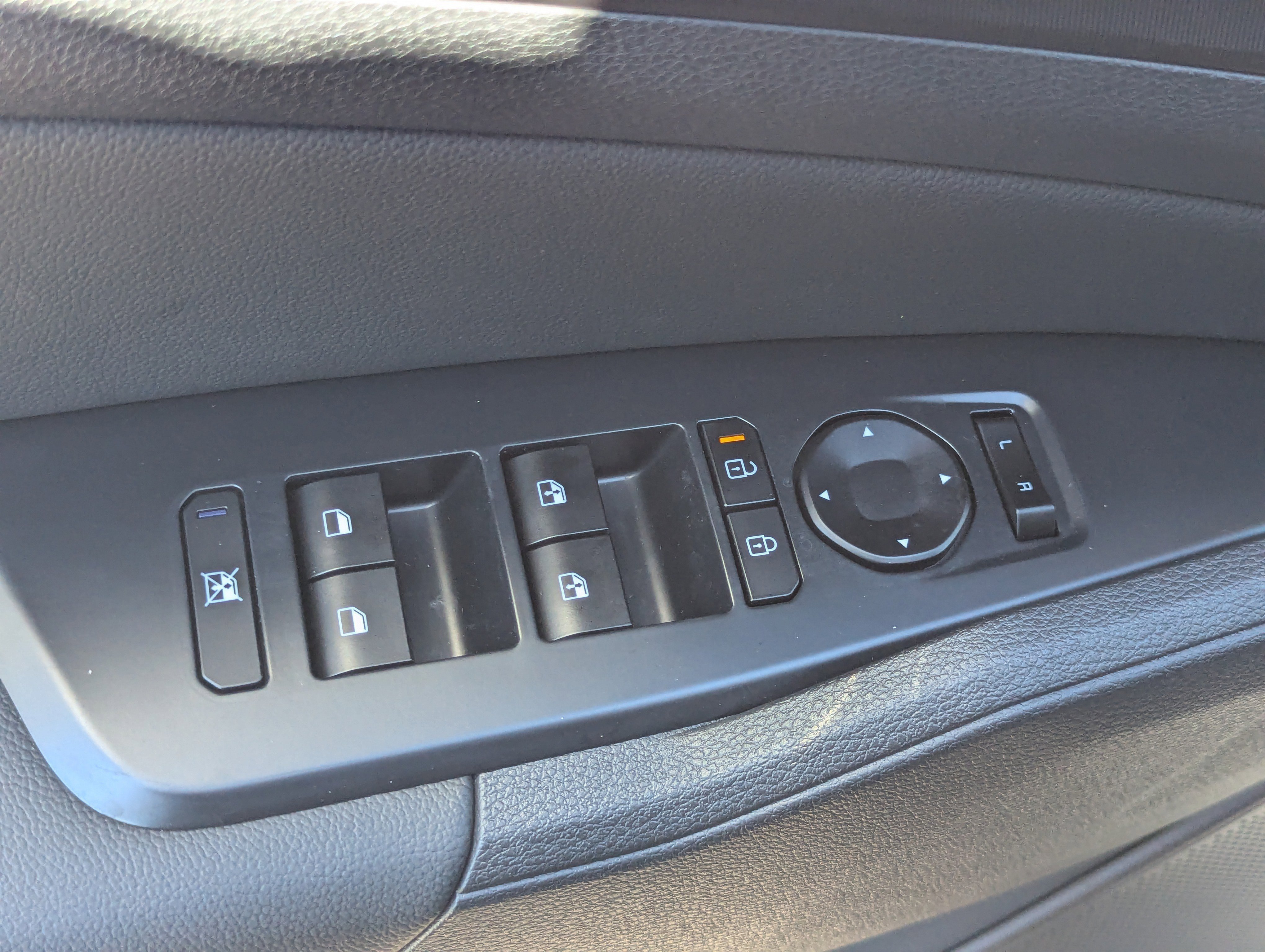 New 2026 Fusion Black Kia EX image 22