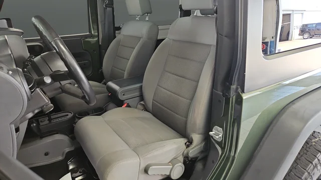 Used 2009 Green Metallic Jeep Rubicon image 10