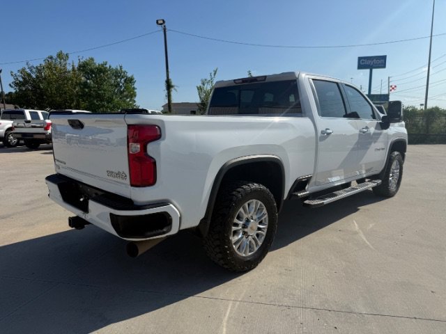 Used 2022 Summit White Chevrolet High Country image 5