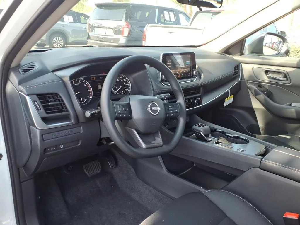 New 2026 Glacier White Nissan S image 15