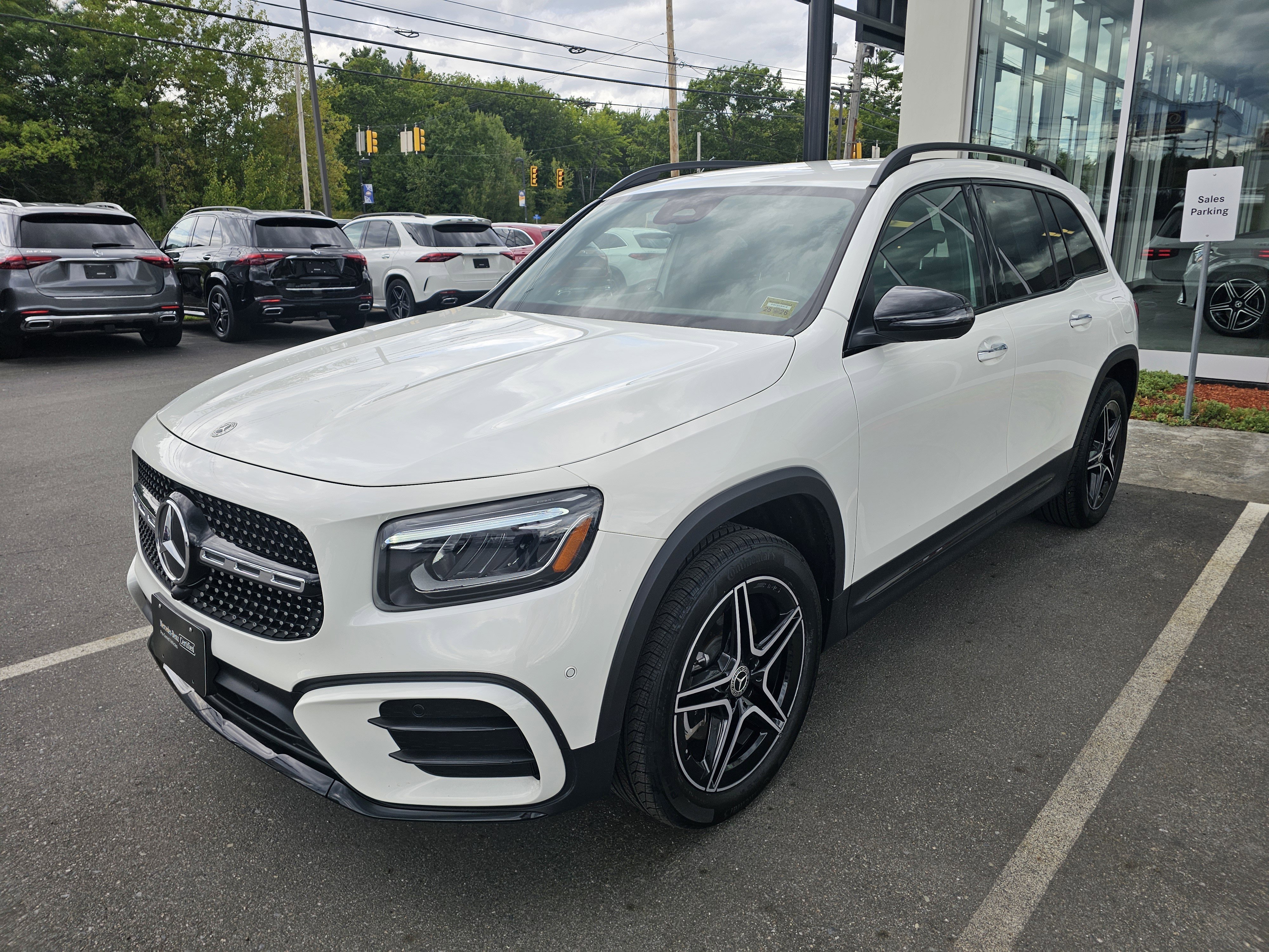 2024 Mercedes-Benz GLB GLB 250 4MATIC's photo