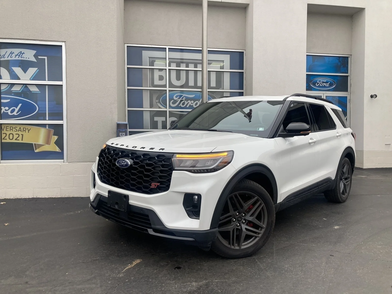 2025 Ford Explorer ST 4WD (PL535)'s photo