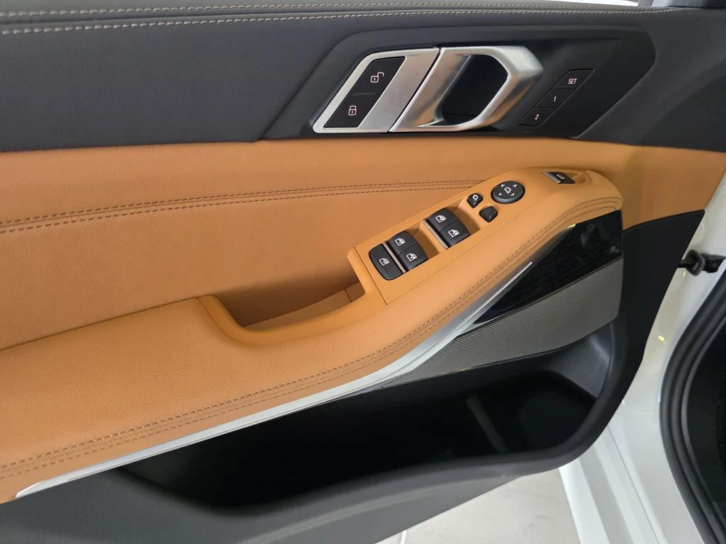 New 2026 White BMW sDrive40i image 17