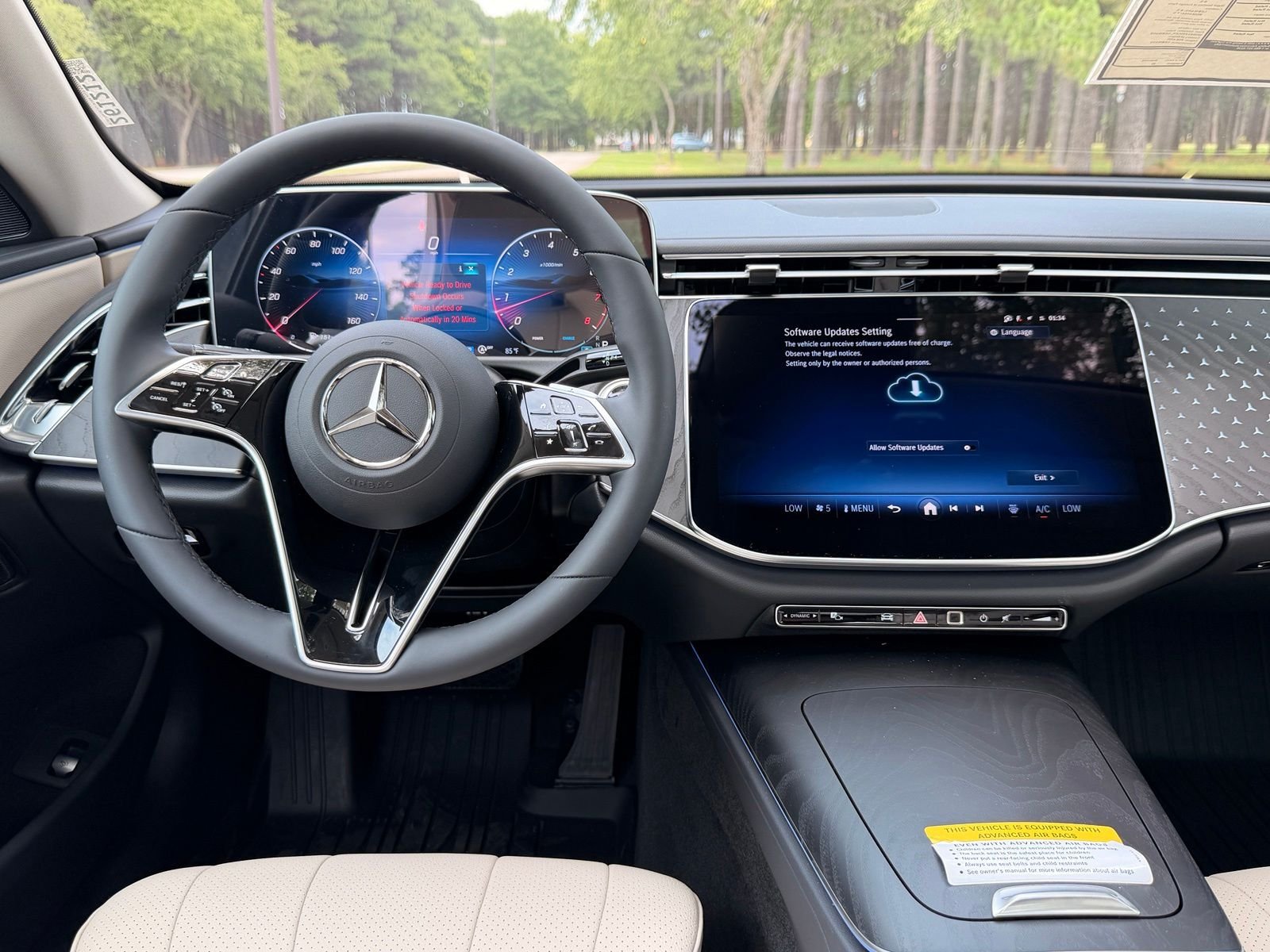 New 2026 Polar White Mercedes-Benz E 350 image 3