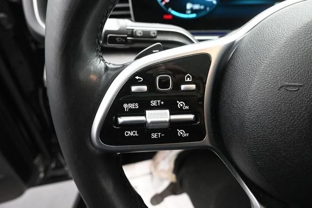Used 2021 Black Mercedes-Benz GLE 350 image 17