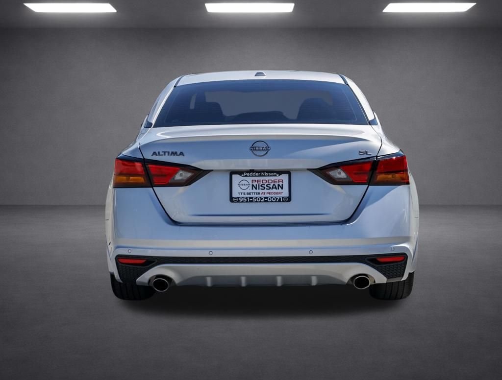 Used 2025 Silver Nissan 2.5 SL image 4
