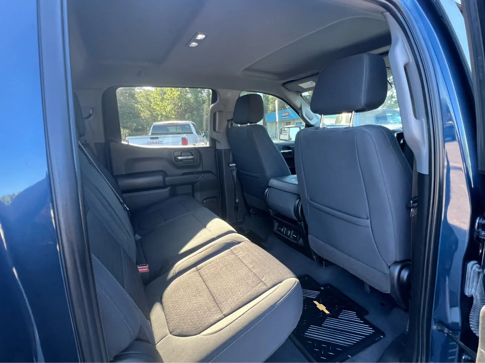 Used 2022 Northsky Blue Metallic Chevrolet LT (2FL) image 6