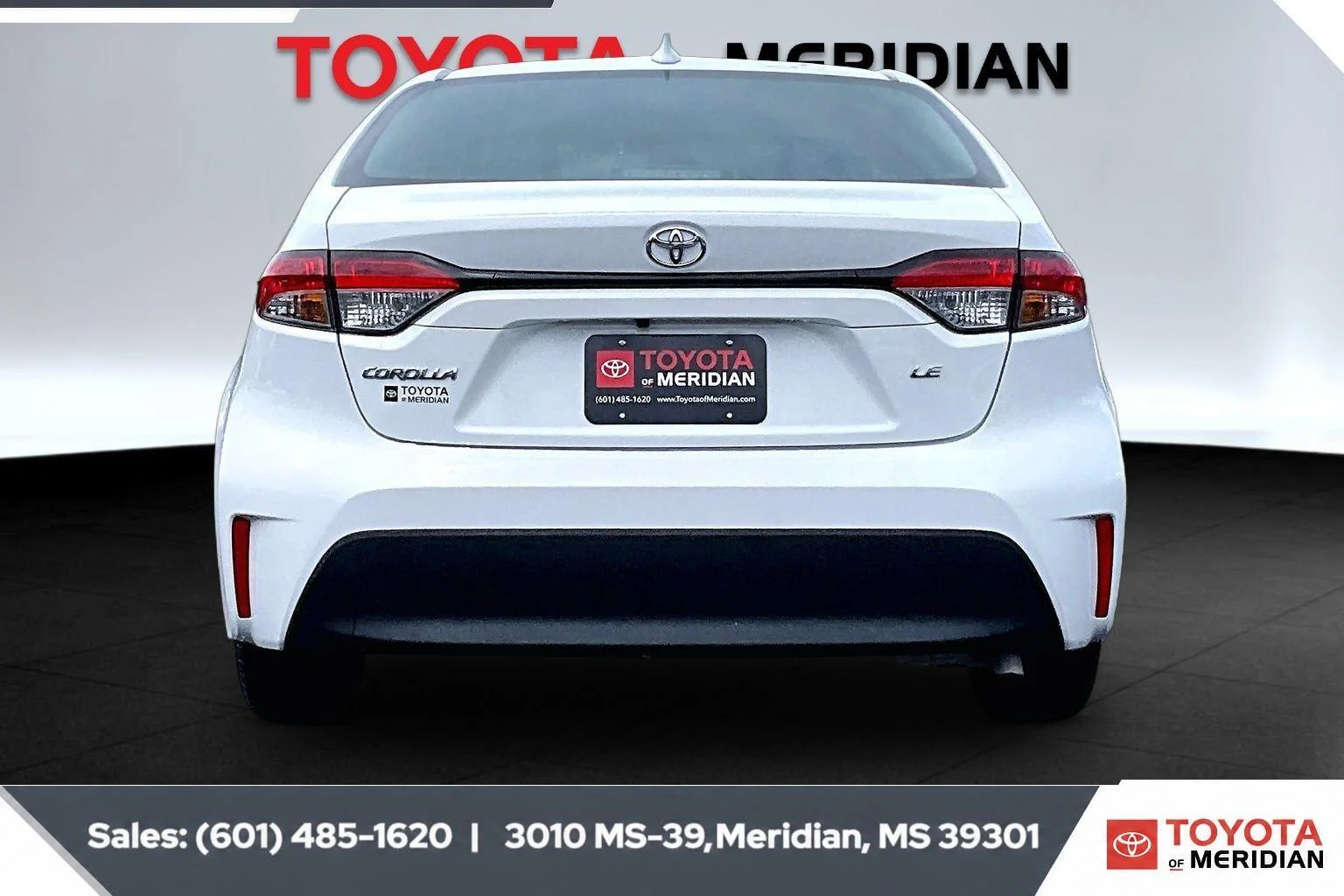 Used 2023 Ice Cap Toyota LE image 4