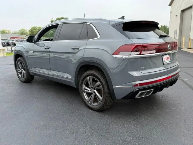 Used 2024 Gray Volkswagen 2.0T SEL R-Line image 7
