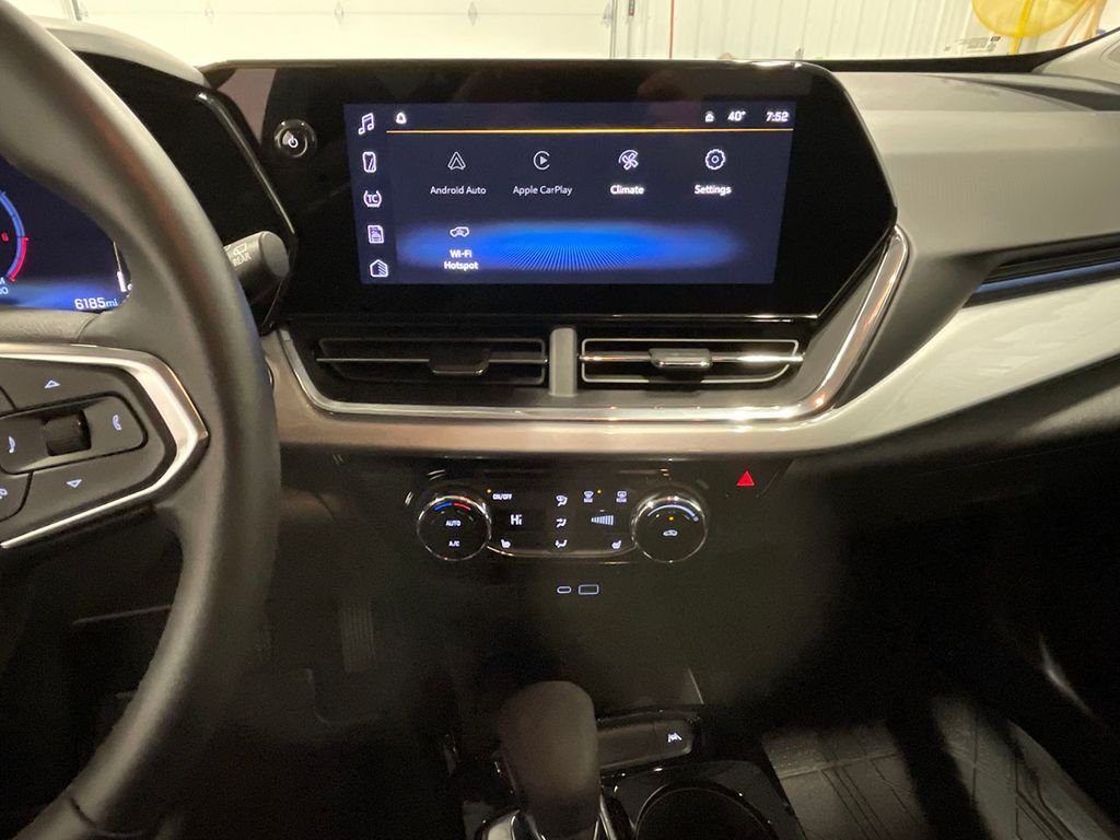 Used 2025 White Chevrolet LT image 30