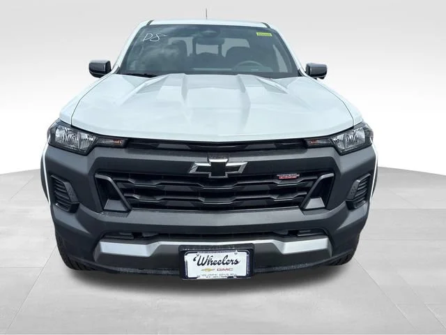 New 2026 Summit White Chevrolet Trail Boss image 9