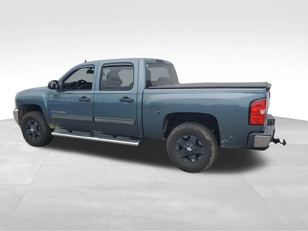 Used 2012 Gray Chevrolet LT image 3