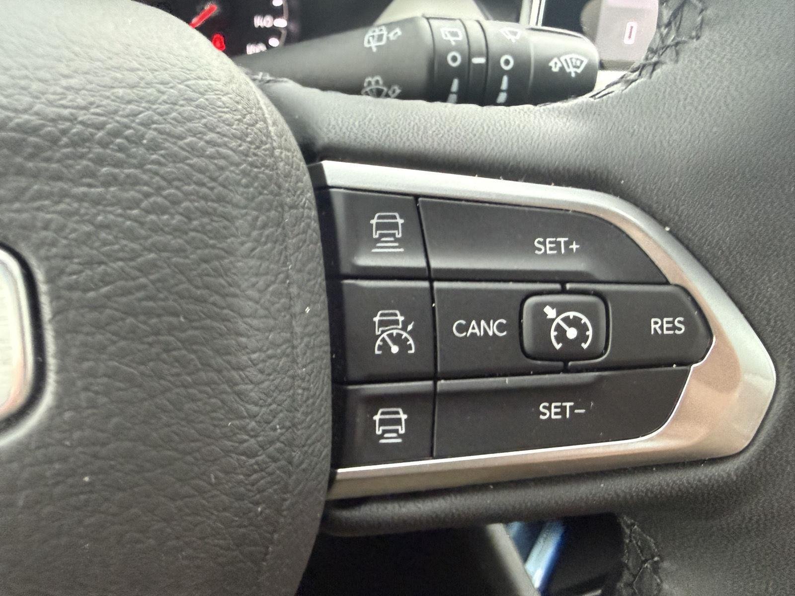 2025 Jeep Compass Limited - Photo 16