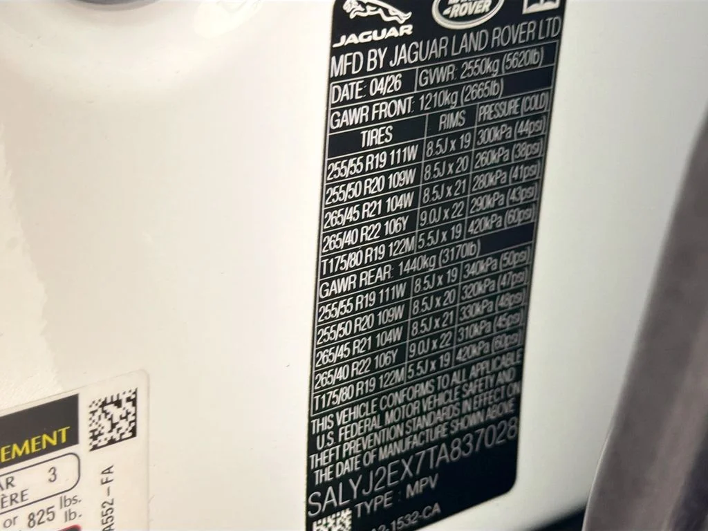 New 2026 Fuji White Land Rover S image 34