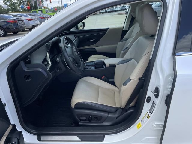 Used 2020 White Lexus 350 image 11